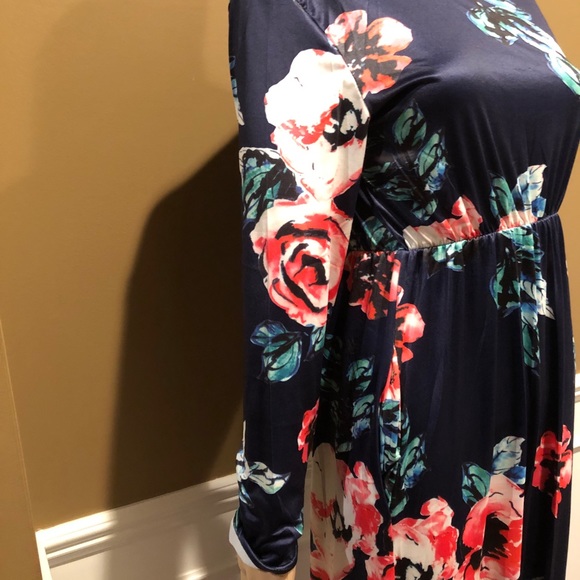 TODAY ONLY Price Drop! Long Sleeve Floral Dress - Picture 7 of 8